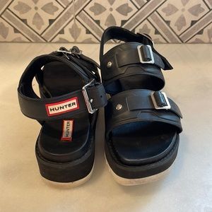Hunter Double buckle platform sandal